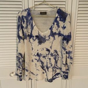 Lightweight weight sweater